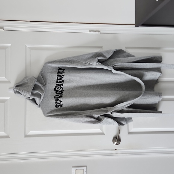 Savage X Fenty Platinum Gray Hooded Robe M/L NWT - Picture 5 of 6